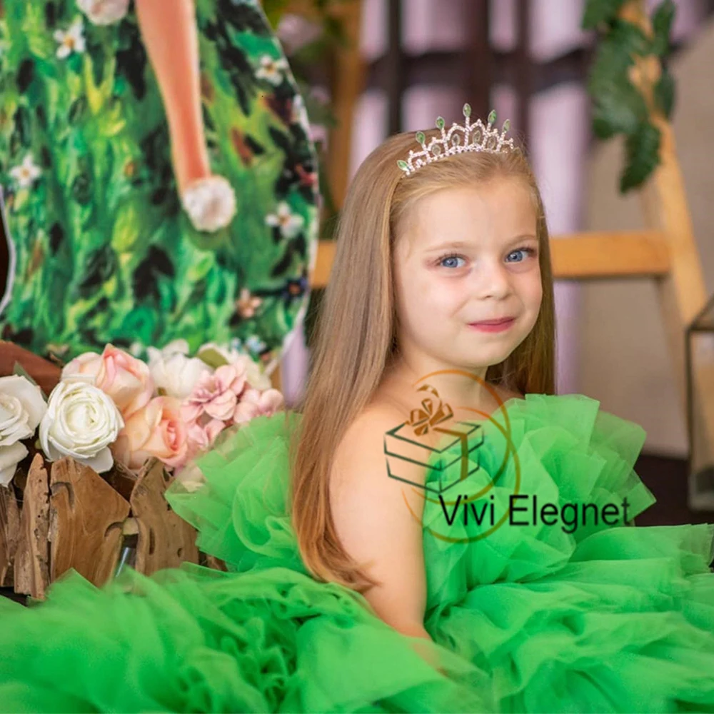 Green Tiered Flower Girls Dresses with Crystal 2023 Summer New Sweep Train Christmas Gowns New Zipper Back فلور فتاة اللباس