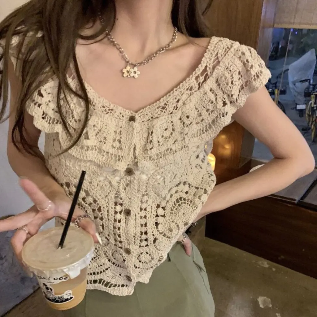 

Women's High-End French Lace Blouse Chic Hollow Off-the-Shoulder T-Shirt Design Summer Short Sleeve Top for Fashionable Outfits