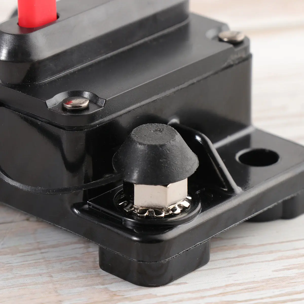 

Manual Reset High Amp Waterproof Circuit Breaker Dual Stud Switch High Sensitivity Overcurrent Protection Electrical