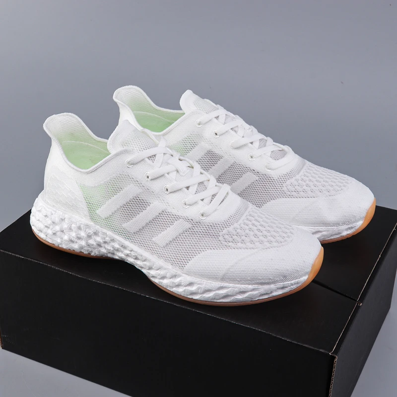 

Мужские и женские кроссовки в парном стиле. Высококачественная обувь. Три полоски. Дышащая сетка из ледяного шелка. Действительно популярные кроссовки.