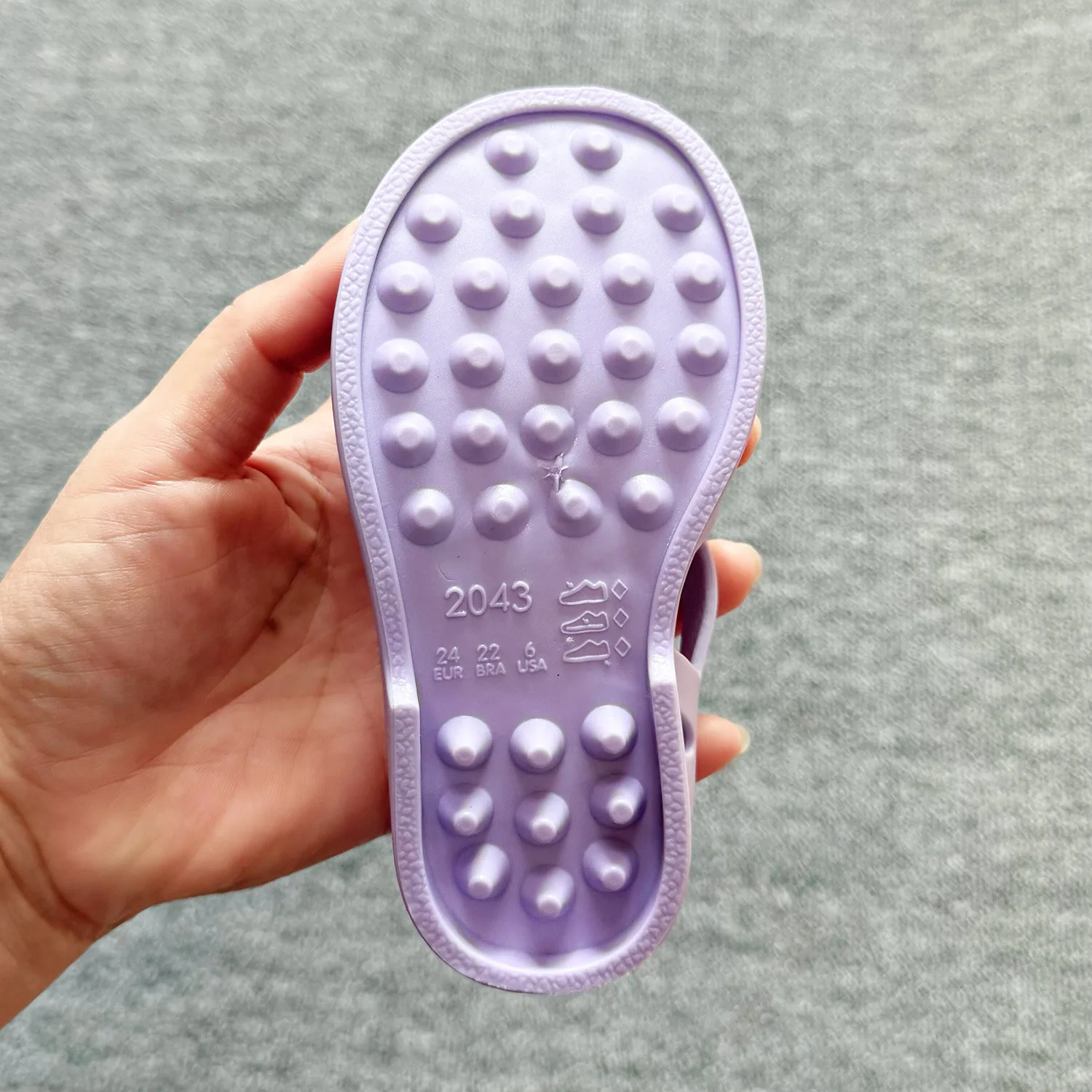 Spring and summer Roman sandals, flat bottomed soft jelly shoes, toe caps for boys and girls, woven straps, beach shoes for chil