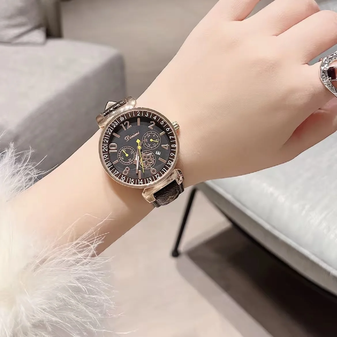 

2025 HOT！Watch ladies niche light luxury high-grade retro simple temperament authentic student brand