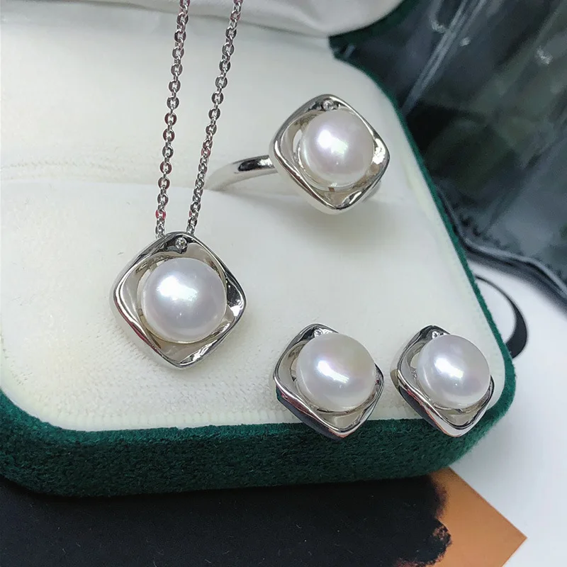 French Niche Design Freshwater Pearl Set Pendant Ring Earrings Electroplated 18k Gold Plated Bun Bead Inlay view 2