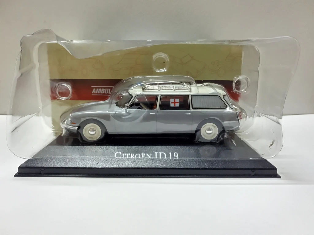 

Diecast 1:43 Scale ATLAS Citroen ID 19 Alloy Car Model Collectible Toy Gift Souvenir Display Ornament