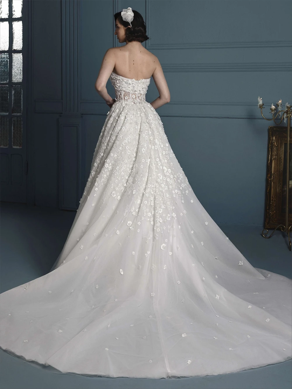 Personalizado encantador branco organza vestido de casamento sexy querida sem mangas vestidos de noiva macio a linha tribunal trem novia