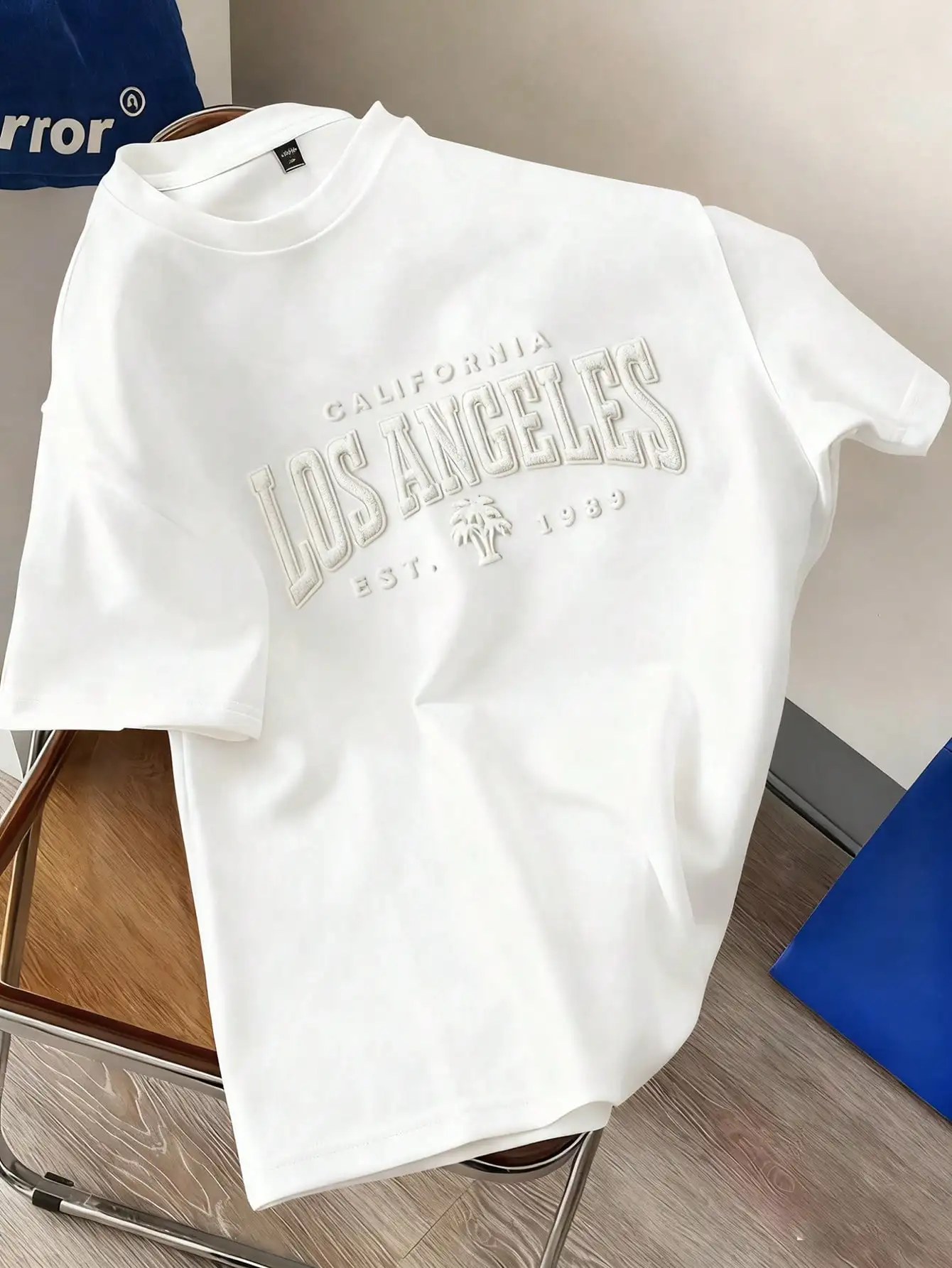 Men's White 3D Embossed Arch Print T-Shirt, Loose Fit, Casual Style