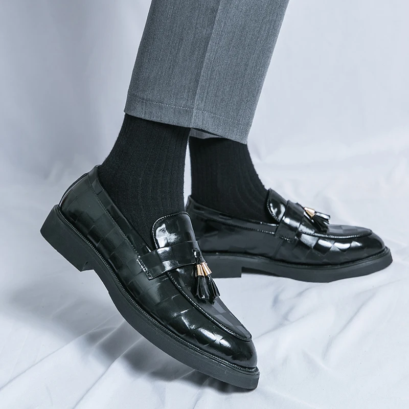 Low Cut Soft Comfort Tassel Loafers Brand Men's Versatile Slip-on Driving Shoes Business Trend Artistic Gentleman Leather Shoes