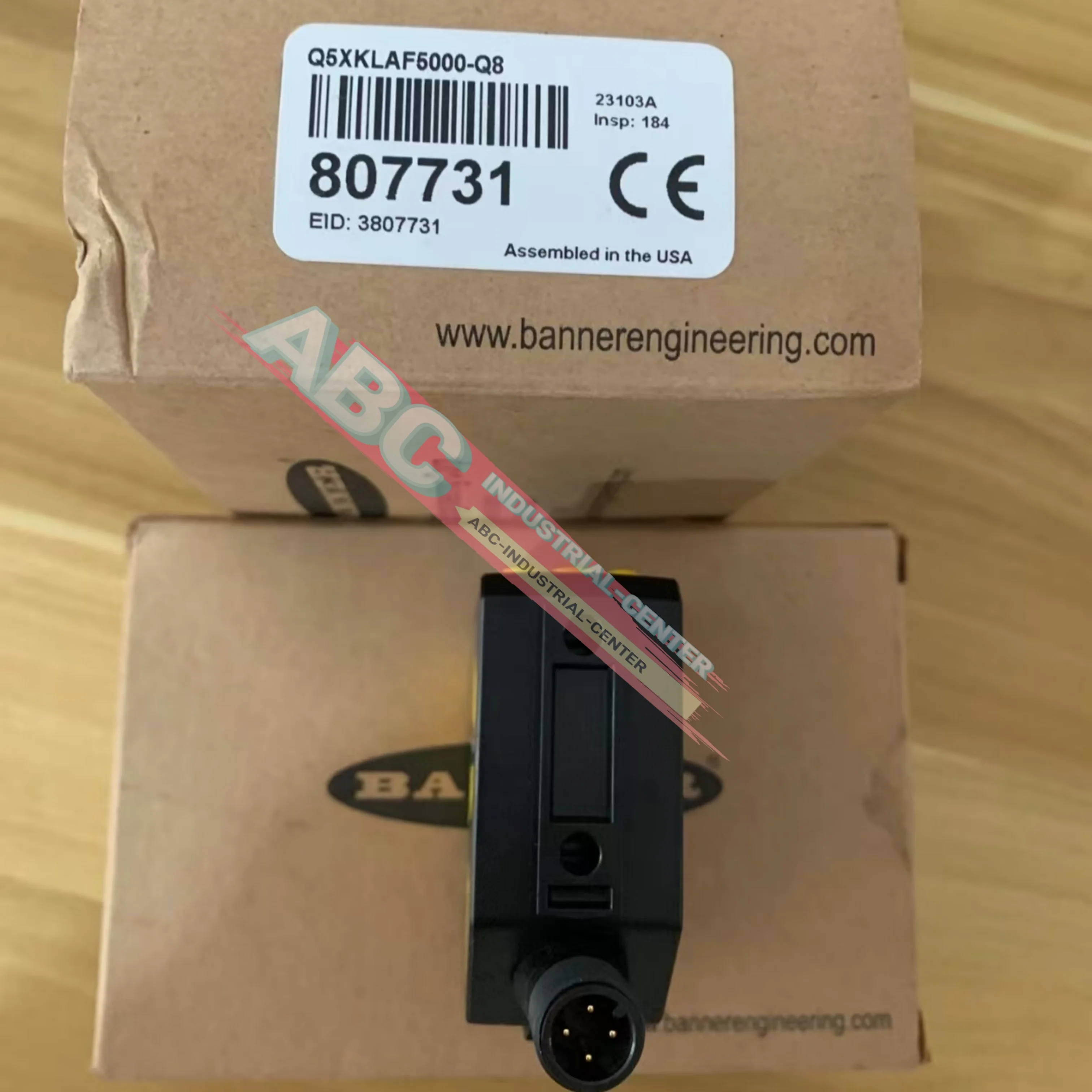 Q5XKLAF2000-Q8 Q5XKLAF5000-Q8 光電センサー 新品