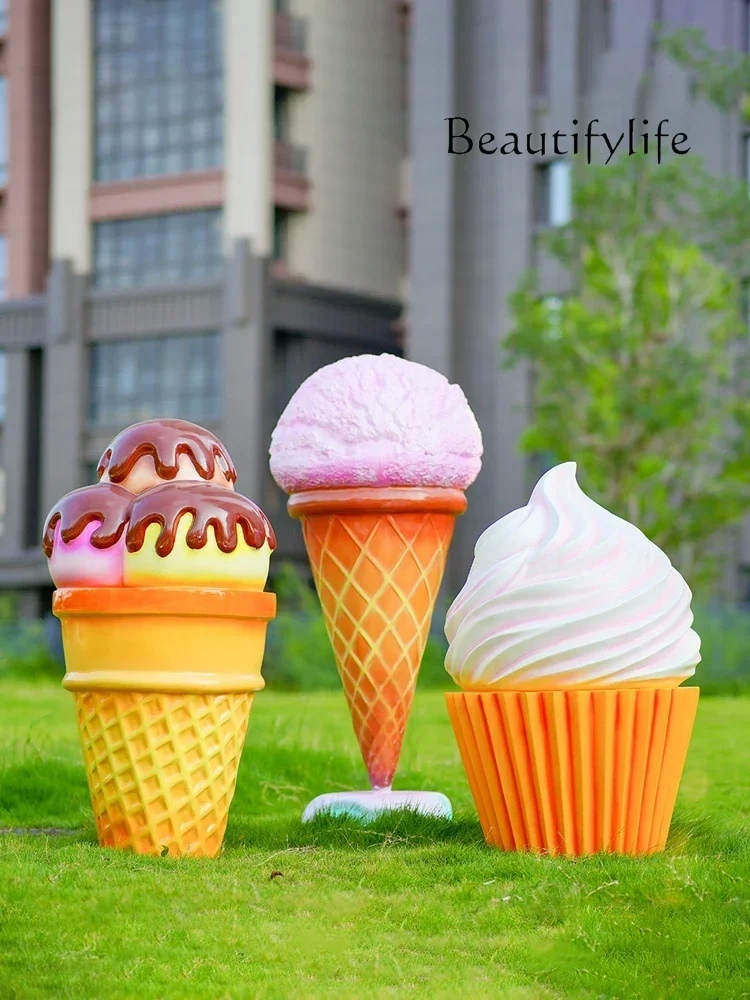 

Outdoor ice cream sculpture shop, attractive beverage shop at the entrance of the mall, cone dessert ornament