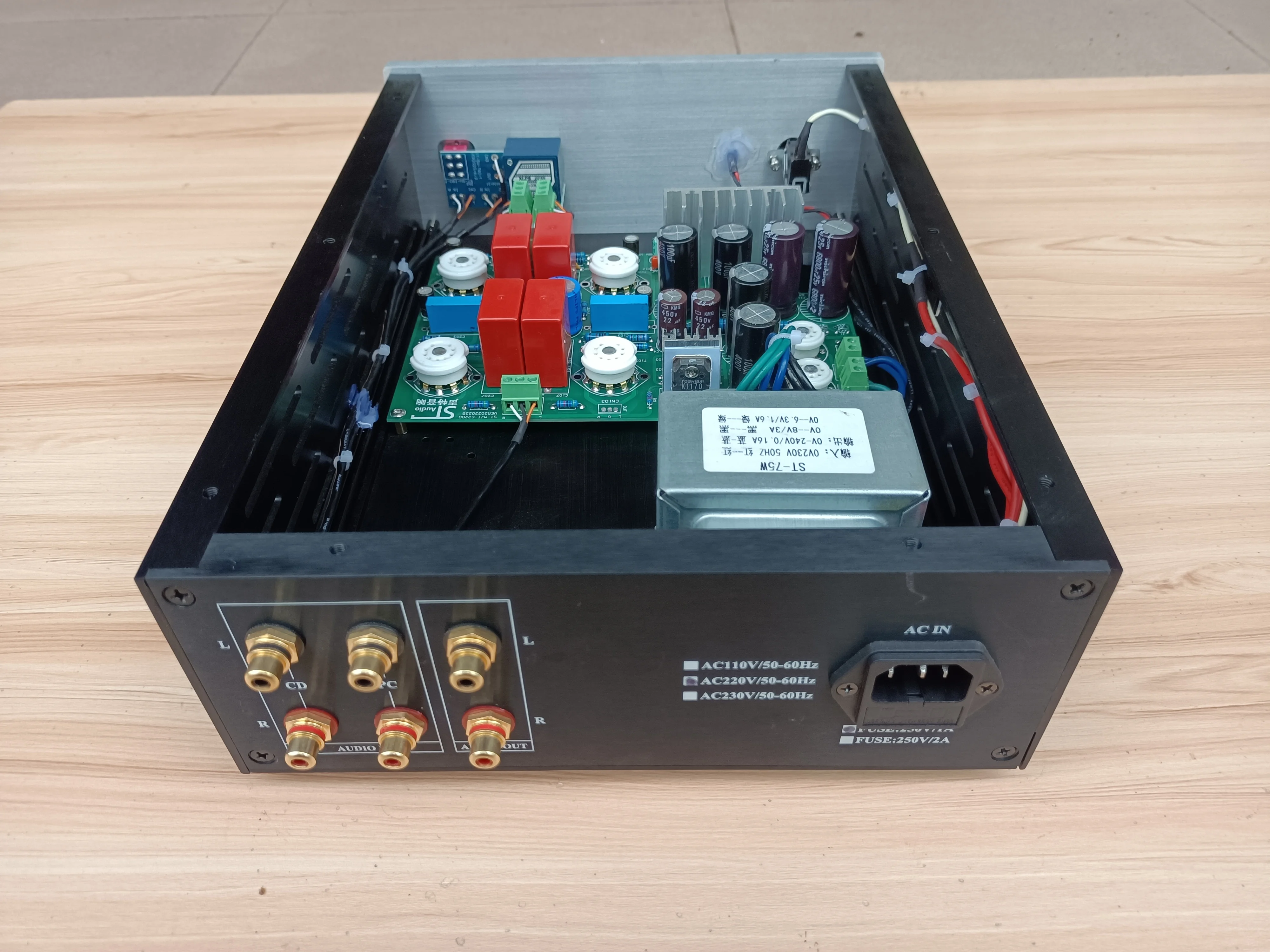 2022 أحدث وصول تشير إلى McIntosh C2200 6N3/6H3N/5670 حمى المرارة preamp Preamplifier