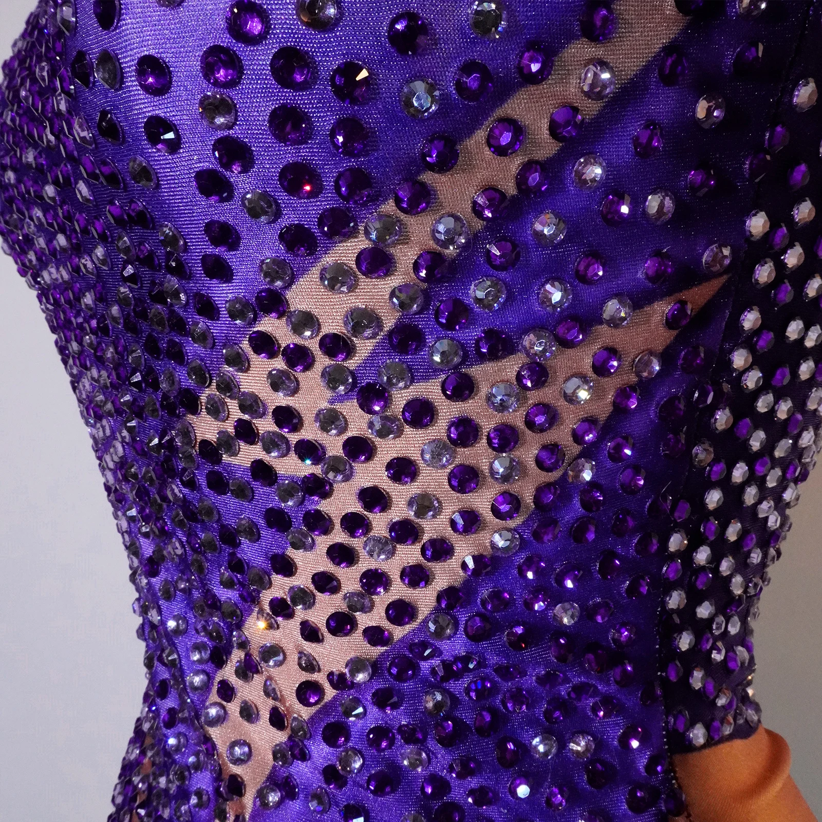 Traje de fiesta de diamantes de lujo, mono morado Sexy de alta elasticidad, leotardo con diamantes de imitación brillantes, cantante de baile, espectáculo de escenario de cristal