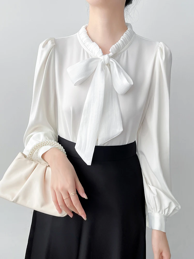 

Белая длинная блузка с плиссировкой и воротником-стойкой в корейском стиле, с узлом, для офиса и повседневной носки