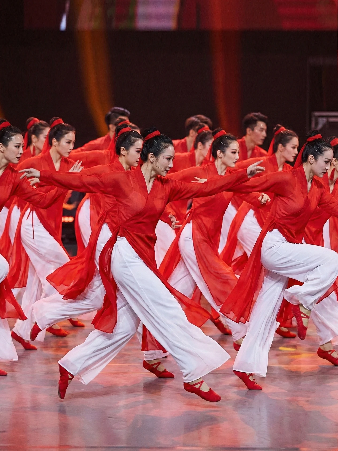 

Red Classical Dance Performance Costume Elephant King March Xiangfan Son Drumming Traditional Ethnic Women's Fashion Show Outfit