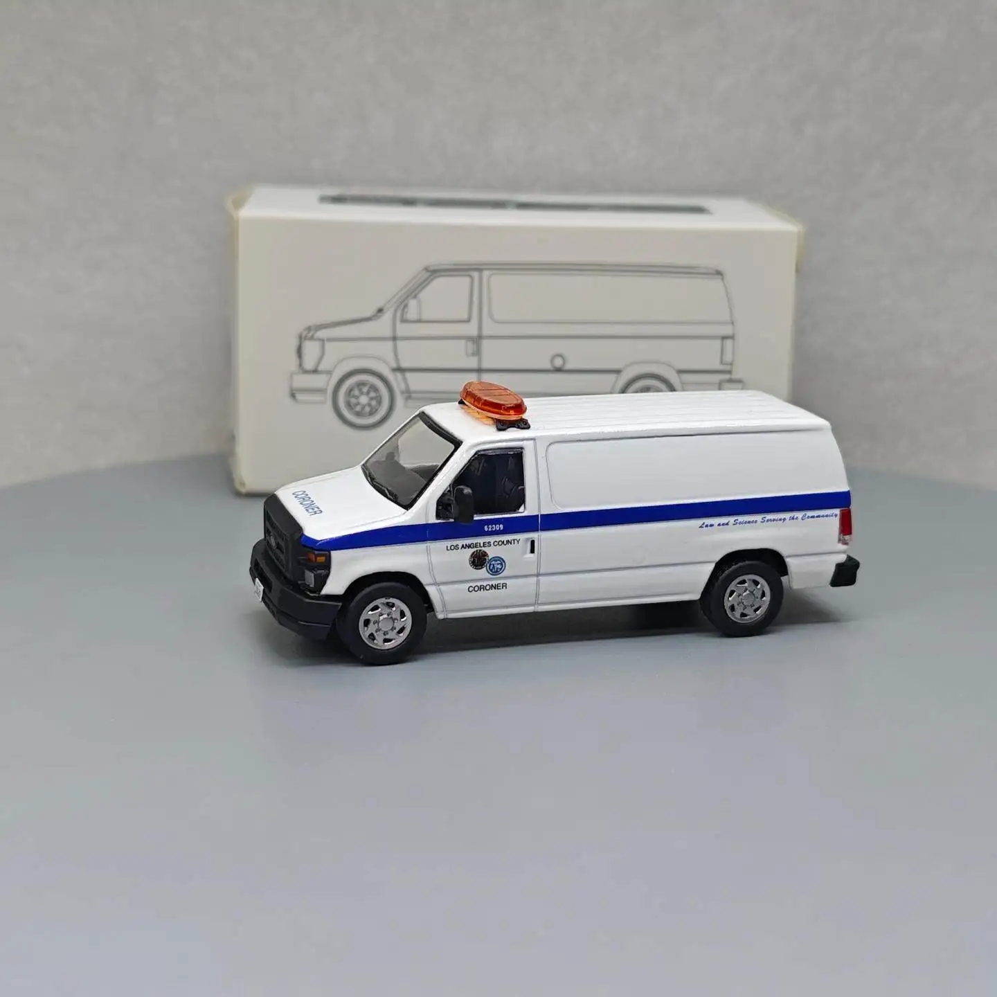 

596 1:64 E-Series Vans - Los Angeles County Medical Examiner's Office 117 Diecast Alloy Car Model Collectible Gift