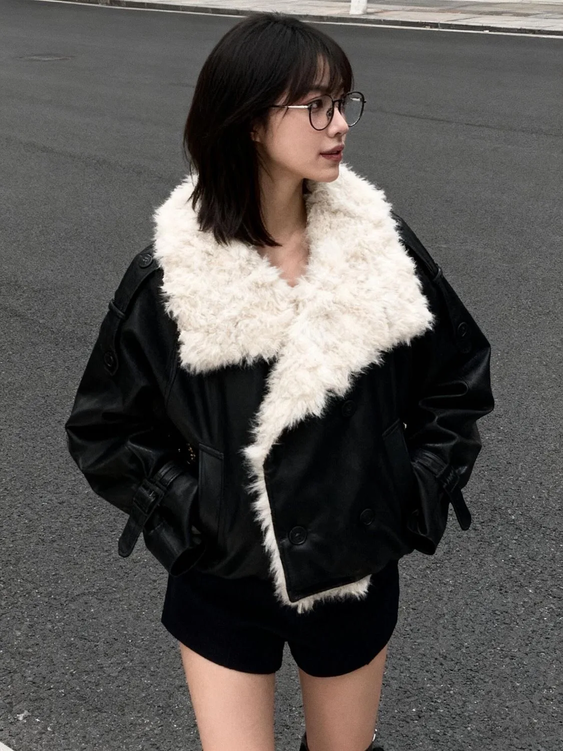 Black Biker Jacket Lamb Fur Collar Oversize Patchwork Autumn Winter Fashion High-End Feel Short Length Single Button Closure