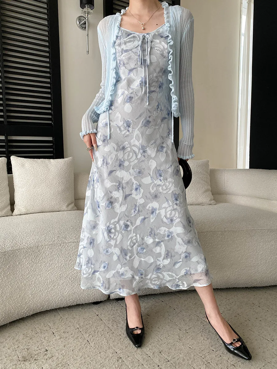 Frühlings- und Sommer-Set für Damen: Rüschenkleid mit Schnürung und Blumenmuster sowie Strickjacke – Detail 30