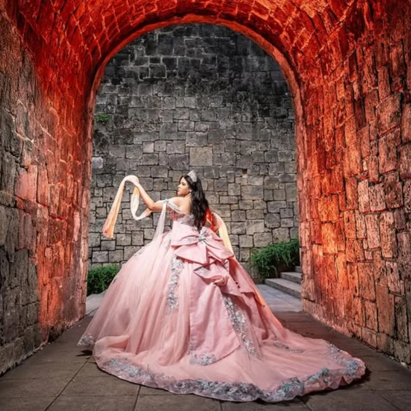 Vestido rosa para quinceañeras con hombros descubiertos, encaje con cuentas, purpurina, calcomanía de flores 3D, vestidos con lazo de 15 quinceañeras ﻿ Personalizado