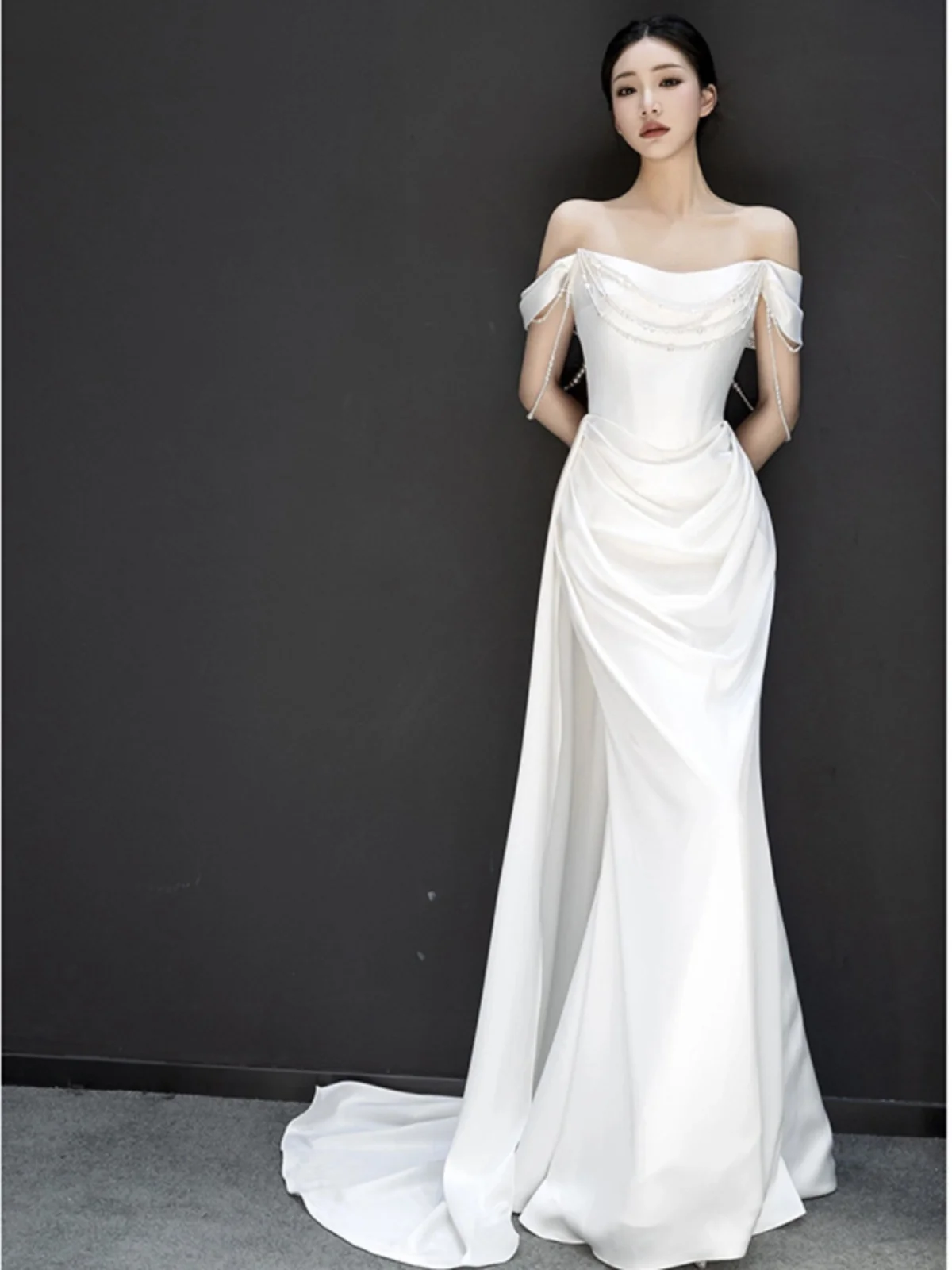 

Ele Satin Lace Wedding Dr with Tassel Trail for Morning Ceremony Simple Design Long Sve One oulder Gown for Hotel...