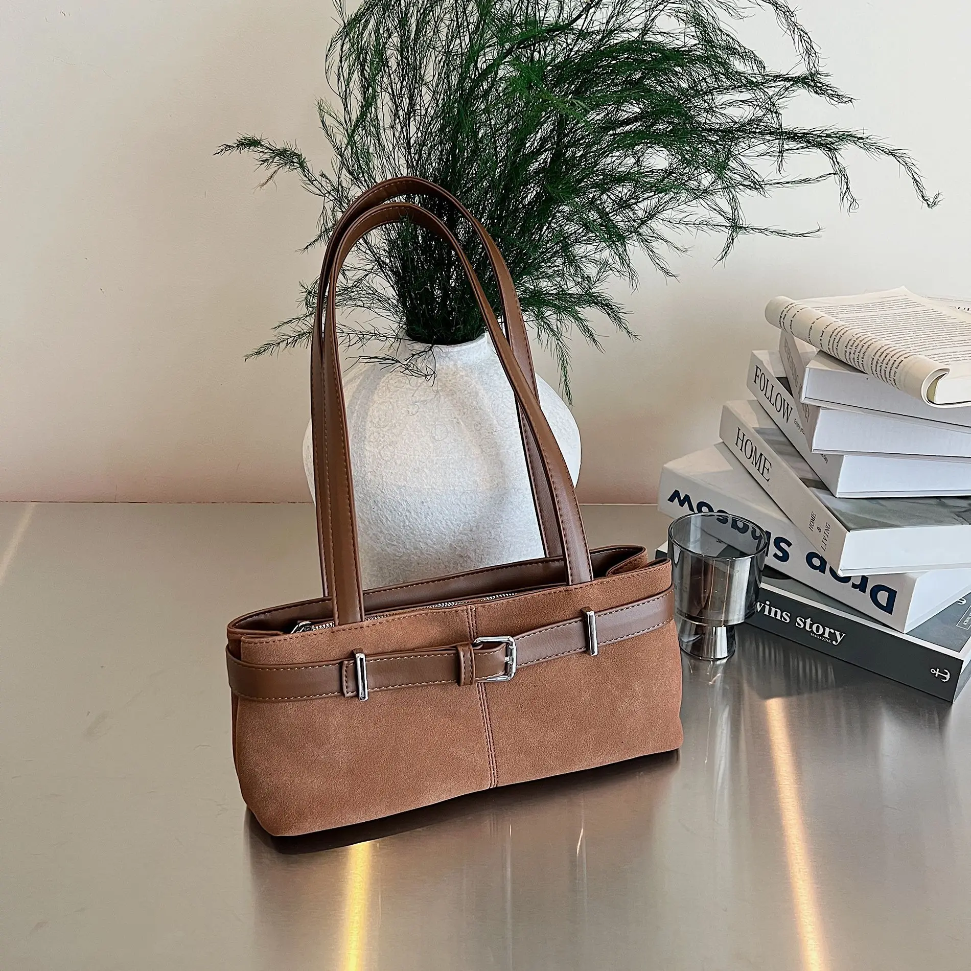 

Autumn New Korean Handbag for Women, Large-capacity Retro Shoulder Bag, Trendy Commuter Underarm Bag, Fashionable Model