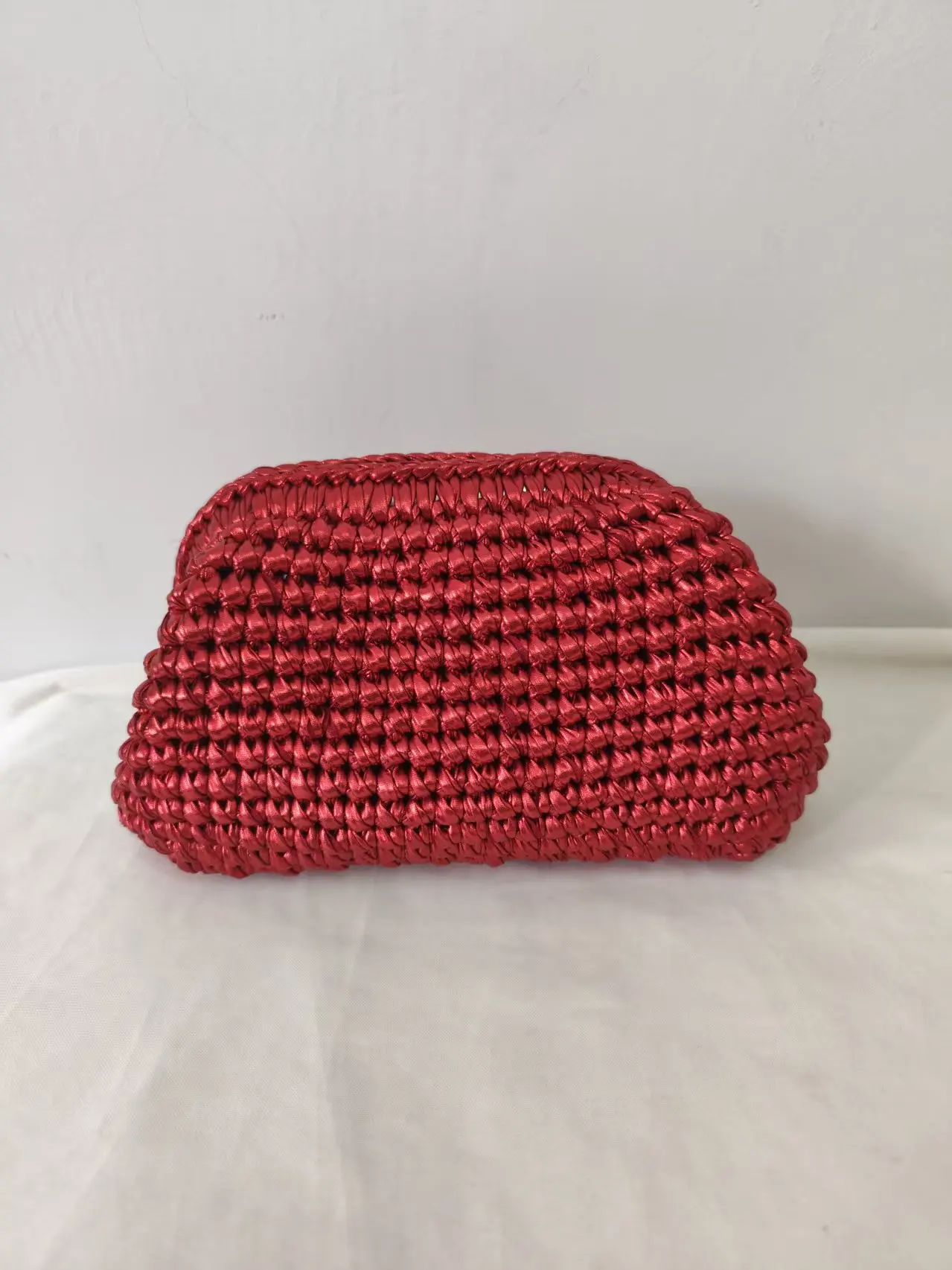 

Yiwu Yingzi Handmade Crocheted Bag, Metallic Pearlescent Red Ribbon Yarn, Textured Cloud Clutch Bag, Unique Knit Metal Thread Pu