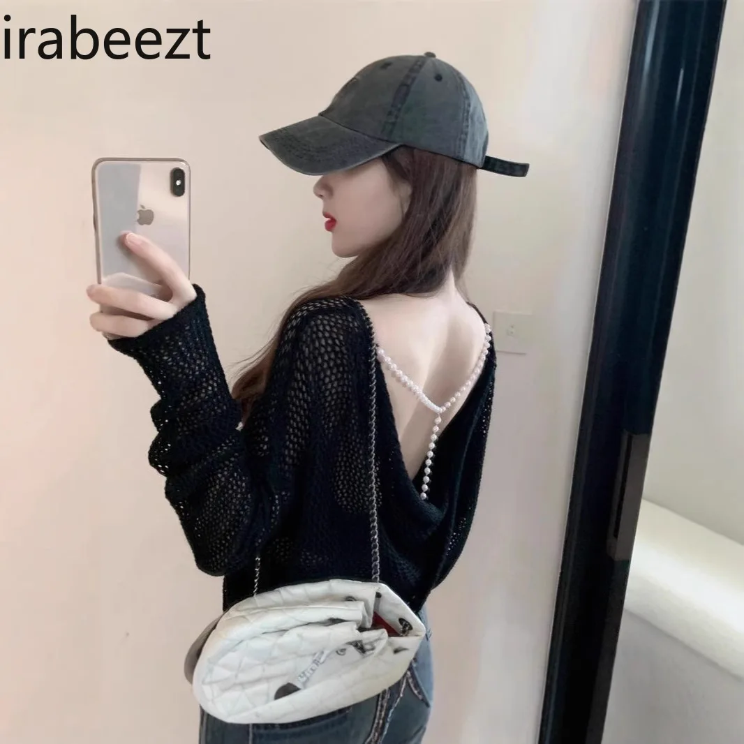 

2025 New Autumn and Winter Women's Black Backless Pearl Chain T-shirt Loose Fit Half Turtleneck Slim Fit Bottoming Women Tops