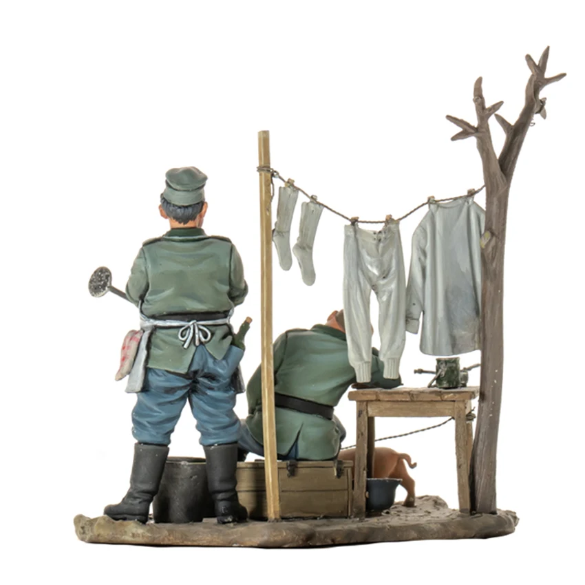 Unassambled   1/32   Off-Duty crew have a rest soldier     figure  Resin figure miniature model kits Unpainted