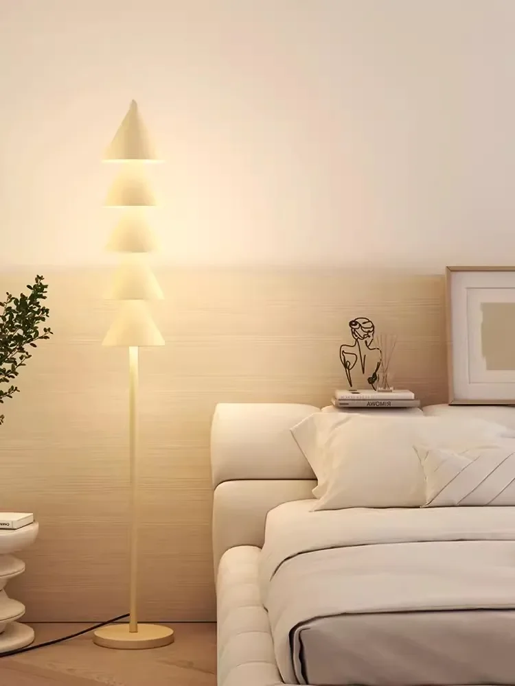 Internet celebrity Christmas tree floor lamp living room sofa edge feeling bedroom children's room vertical table lamp