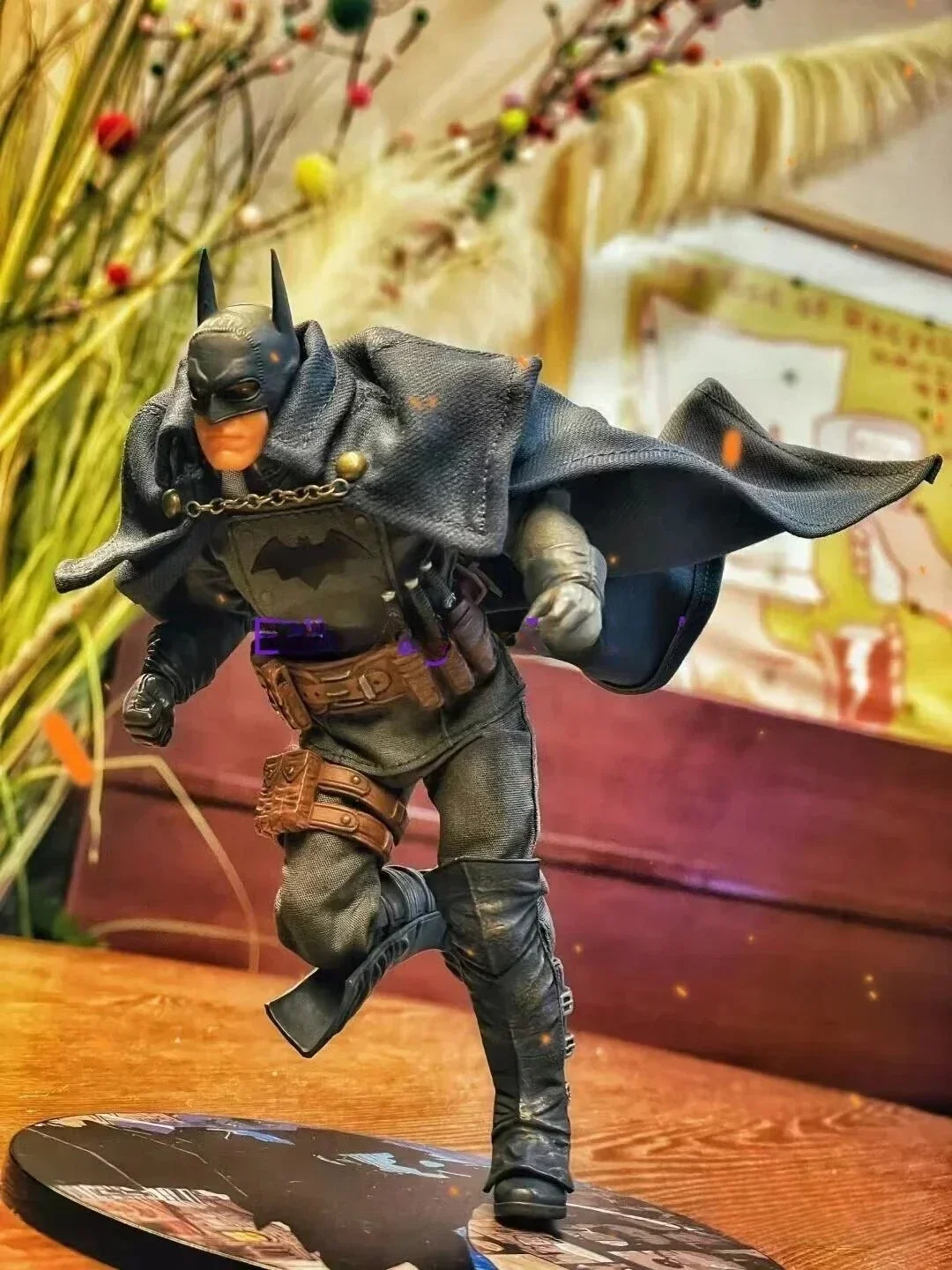 

In Stock Mezco Batman DC Gaslight By Gotham Anime Statue Action Figure Toy Collectible Gift Anime Figure Model Toy