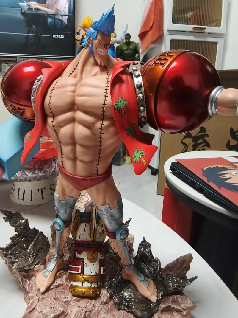 ワンピース アニメ周辺デスクトップ装飾置物 フランキー フィギュア 二次元 麦わら帽子共鳴モデル