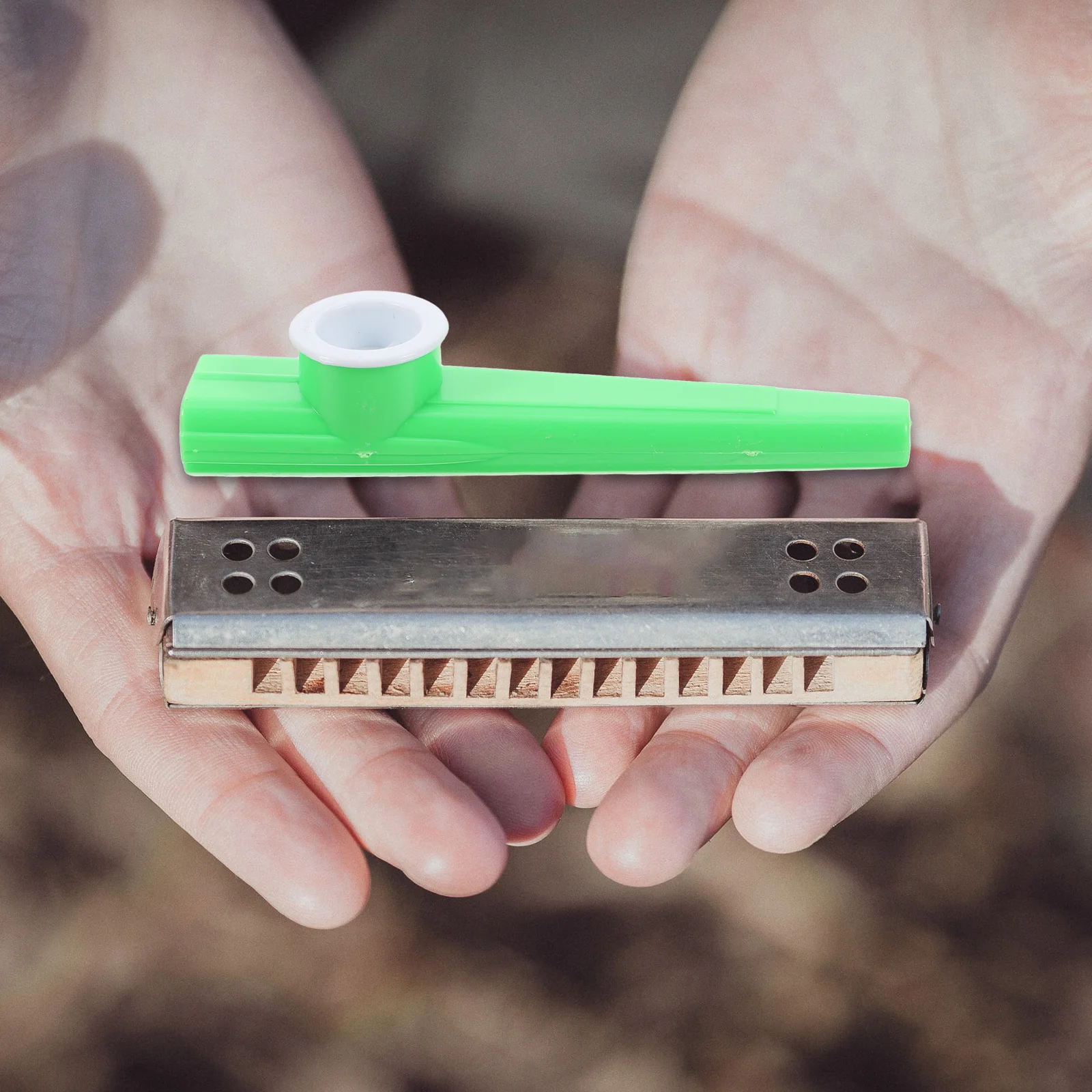 

24Pcs Colorful Kazoos No Assembly Required Plastic Wind Instrument for Children for School Or Home Use