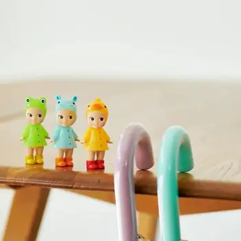 Nový Sonny Angel I Love Rainy Day Series Blind Box Roztomilé minifigurky Modely Kawaii Mystery Box Dekorace Hračky Dárky pro fanoušky Děti 10 nejlepší prodej přívěsek na klíče s andělským synkem - №10