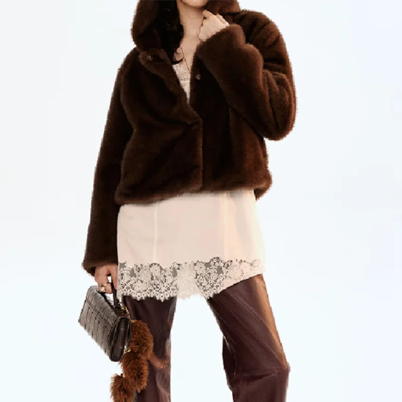 Cappotto vintage da donna in pelliccia sintetica di lusso con cappuccio a maniche lunghe giacca addensata 2025 autunno inverno moda High Street Lady soprabito