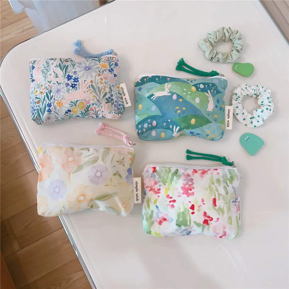 Mini bolsas de maquillaje pequeñas con cremallera para mujer, bolso de mano Floral bonito para lápiz labial, cartera para llaves, bolsa de