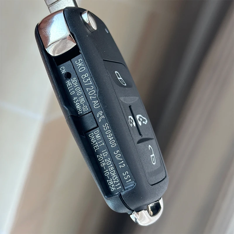 TXK001152 7N0837202A 434MHz Flip Key Fob 4+1 Button With ID48 MQB48 Chip For VW Sharan Multivan Aftermarket Car Key Control
