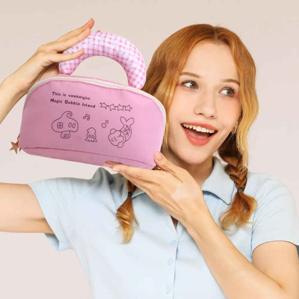 

Portable Dopamine Color Cute Makeup Bag Shell Kawaii Handheld Cosmetic Case Organizer Case Zipper Toiletry Bag Outdoor