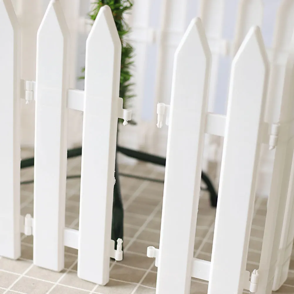

20 Pcs Yard Decorations Plastic Outdoor Adornment Scene Courtyard Garden Supply Sturdy Fence Long L Fence Use