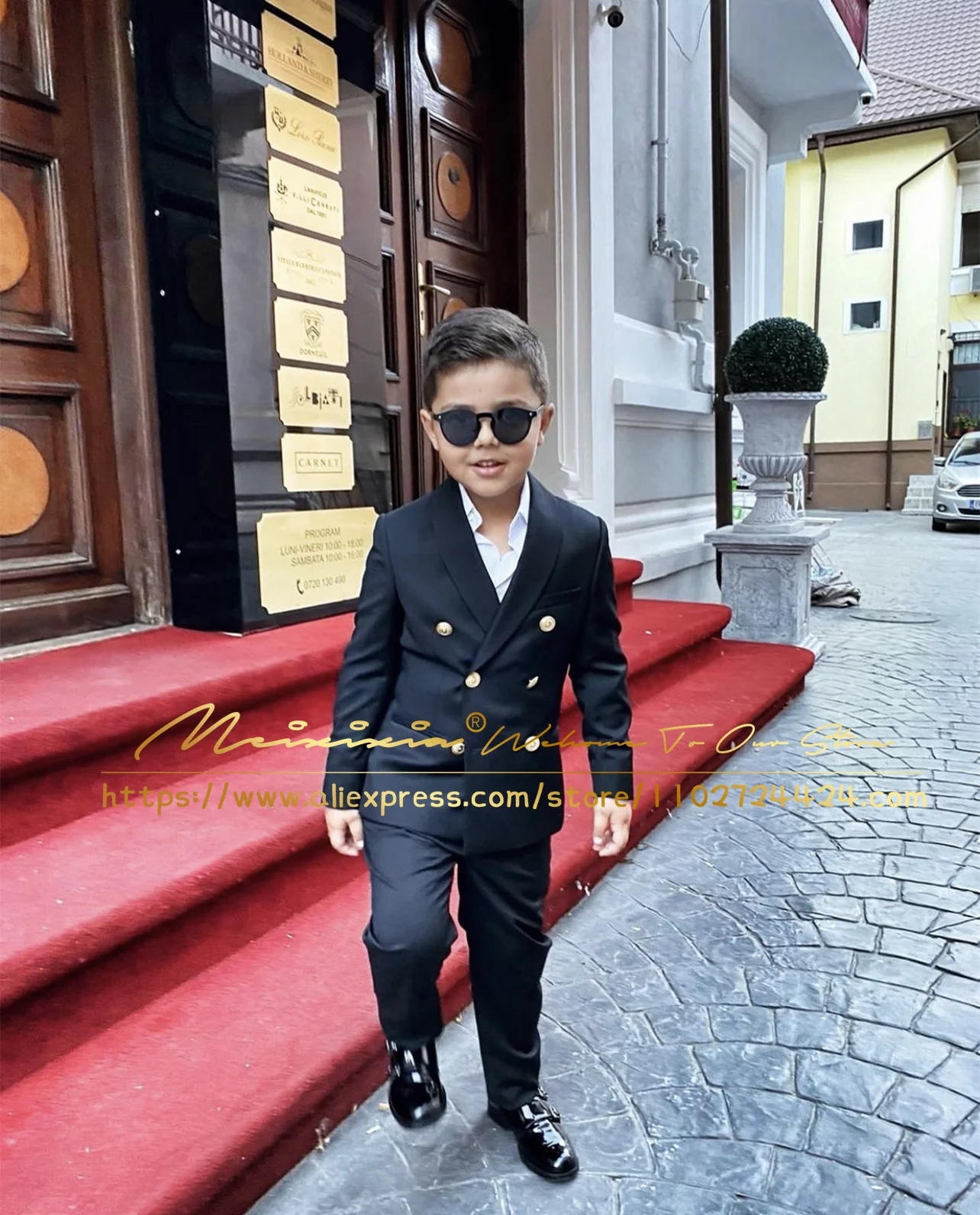 Handsome Black Boys Suit Double Breasted Blazer Set 2 Piece Kids Jacket Pants Wedding Tuxedo Gold Buttons Fashion Child Outfit