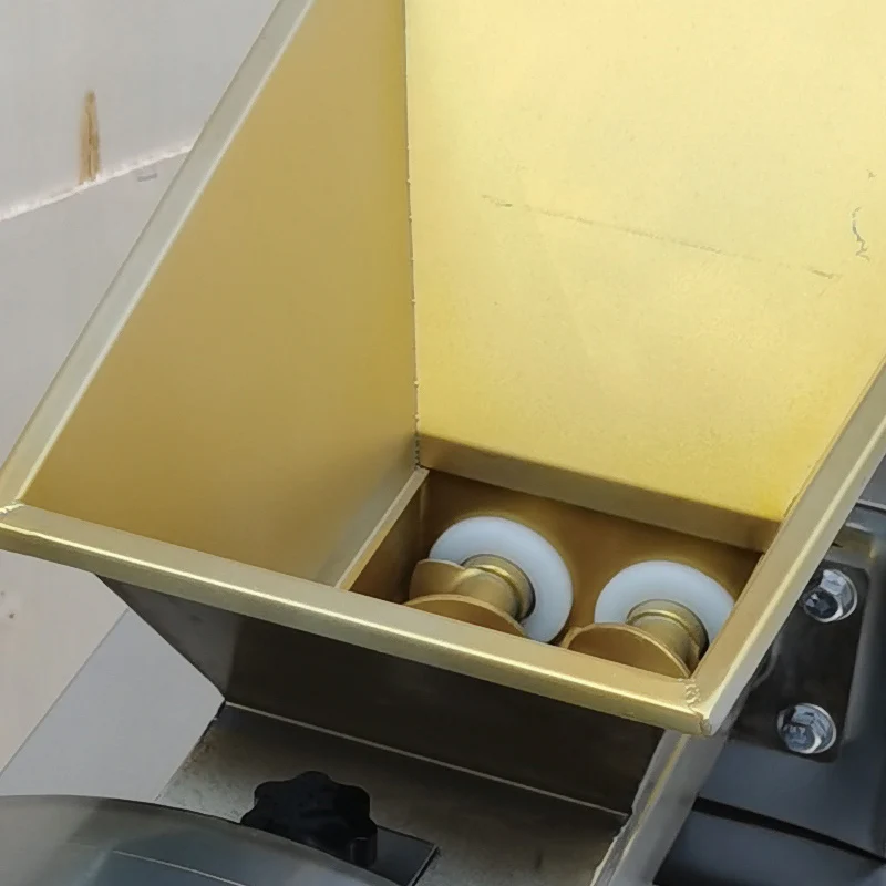 

Новая автоматическая машина для нарезки теста, формирования пельменей, раскатки лапши, деления теста на круглые лепешки и для начинки из таро