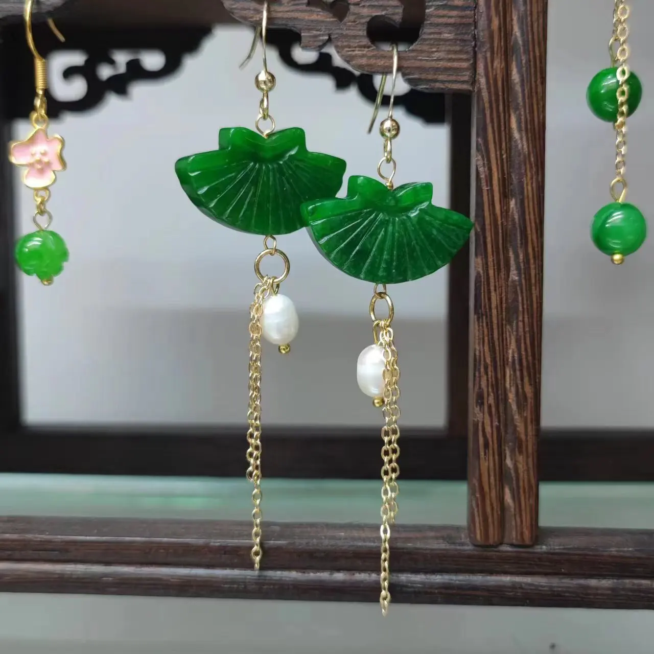 1pcs/lot Natural Emerald Pearl Earrings sector Fashionable ethnic style Classic sweet Match it with cheongsam hanfu jewelry taki