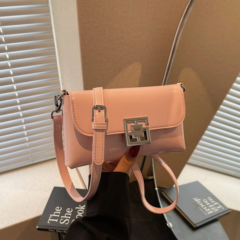 

Large Capacity Commuter Shopper Bag Women High-End Minimalist Vintage Trendy Fashionable Elegant Simple