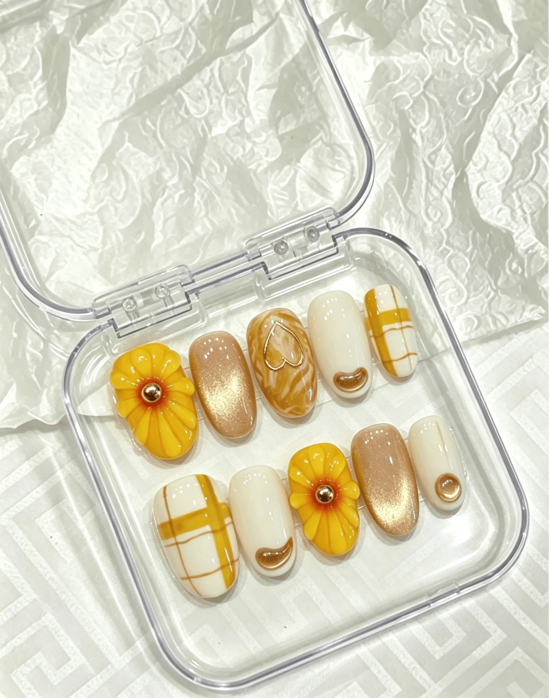 10 Pieces of Handmade Oval Full-Cover Nail Tips, Medium Length, Warm Yellow-Orange-Gold Color, Sunshine Pastoral Style, Suitable for Women and Girls, Perfect for Autumn Outings, Picnics, and Shop Visits, Ideal as a Gift, Includes 1 Piece of Jelly Glue and 1 Nail File