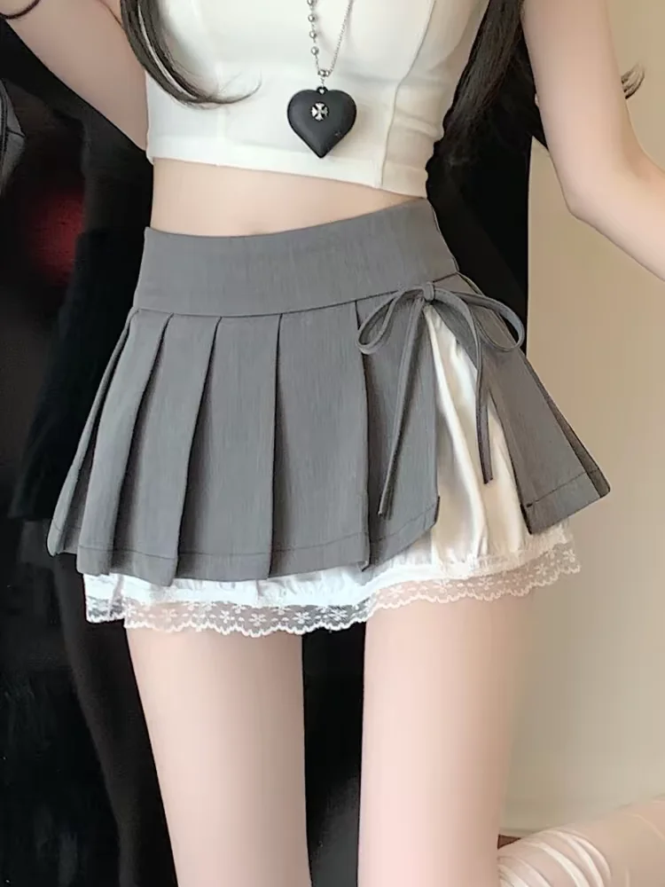 Eingebaute Shorts mit Spitzenbesatz und Falten - Hochtaillierter, frecher Minirock mit Schleife und Schlitz, A-Linien-Sommerrock für Damen