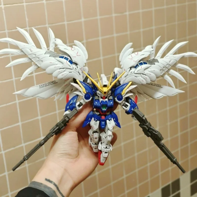 Disponibile Wing Zero Ew Angel Shape Mech Kit modello di assemblaggio Action Figure Decorazione desktop Doll Boy Toy Regalo di compleanno a sorpresa
