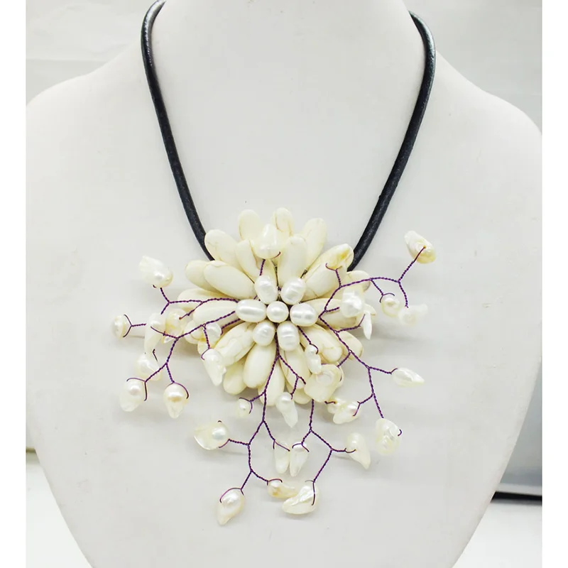 NO-216#  Goodness !!!  price preferential   !!  Shell pearl  beautiful Flower Necklace ( last necklace) 19