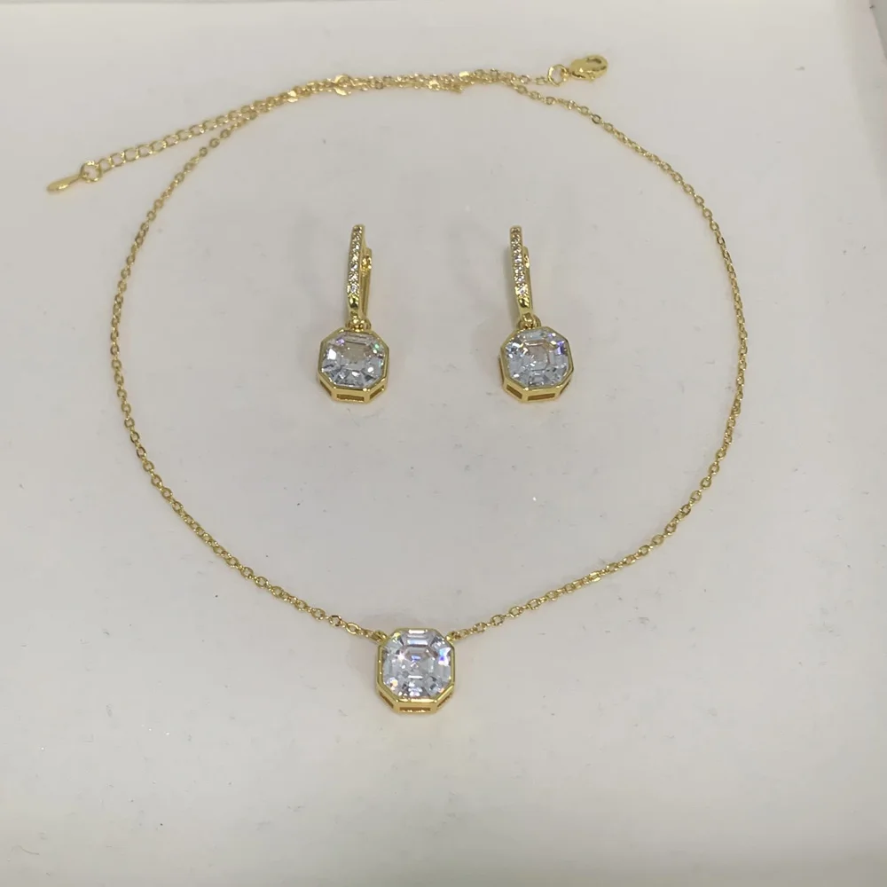 Classic 5A Bling Rhombus Cubic Zircon Pendant Necklaces for Women Gold Silver Color Fashion Jewelry for Party Gift Dailywear