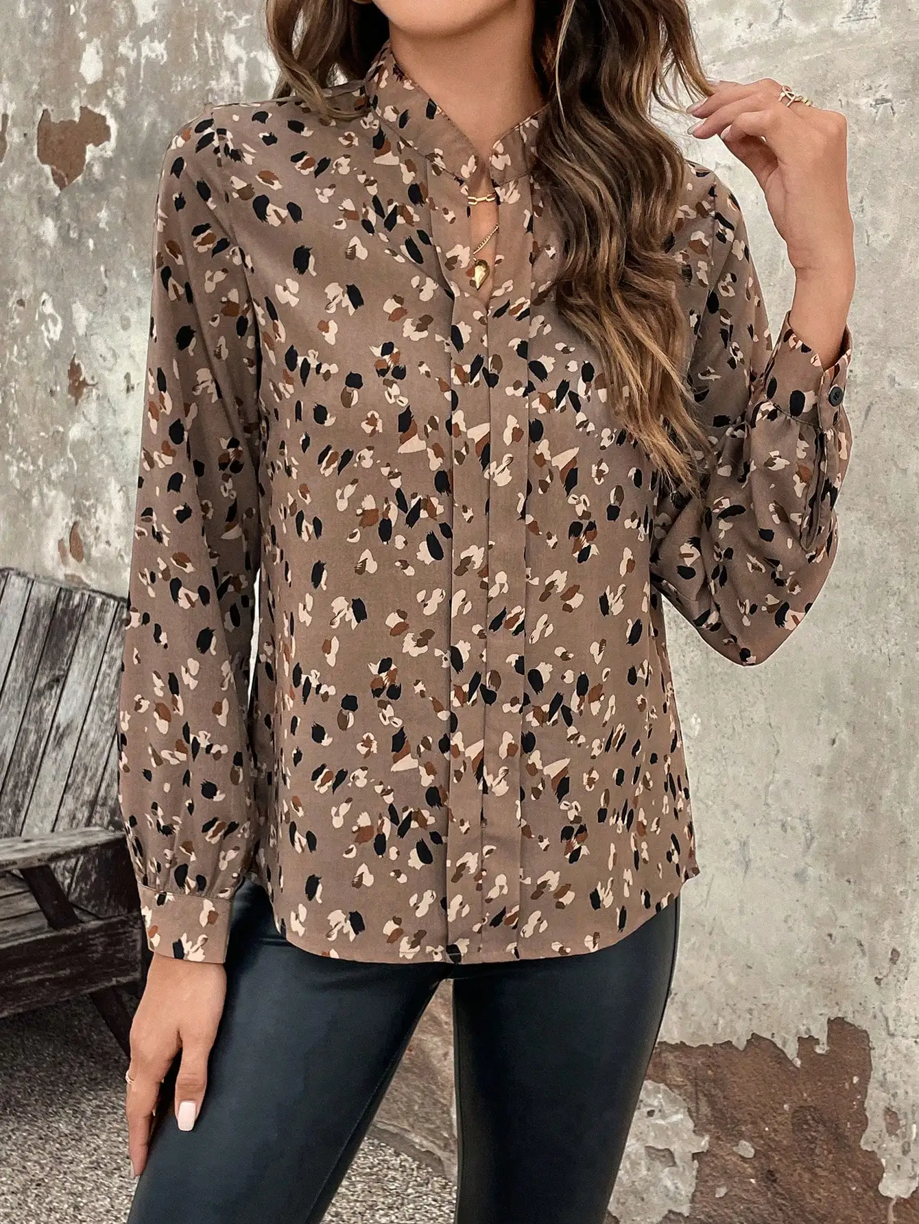 Casual elegant commuting loose V stand collar leopard print fabric cuff open sleeve fork multi-color autumn/winter women\'s shirt