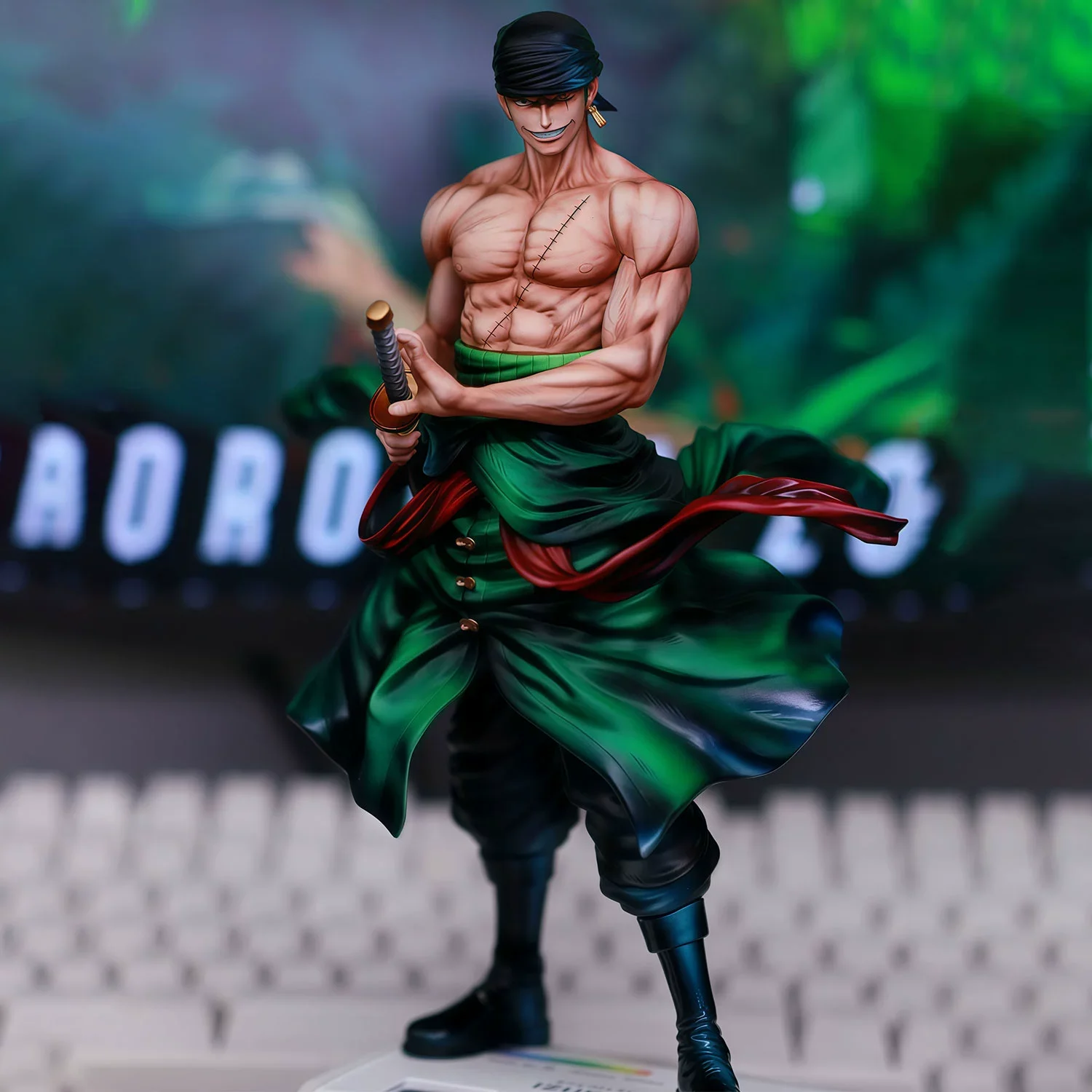 

В наличии 28 см цельный дополнительный элемент периферии Ророноа Зоро подвижная модель аниме периферийные фигурки игрушки подарки фигурка