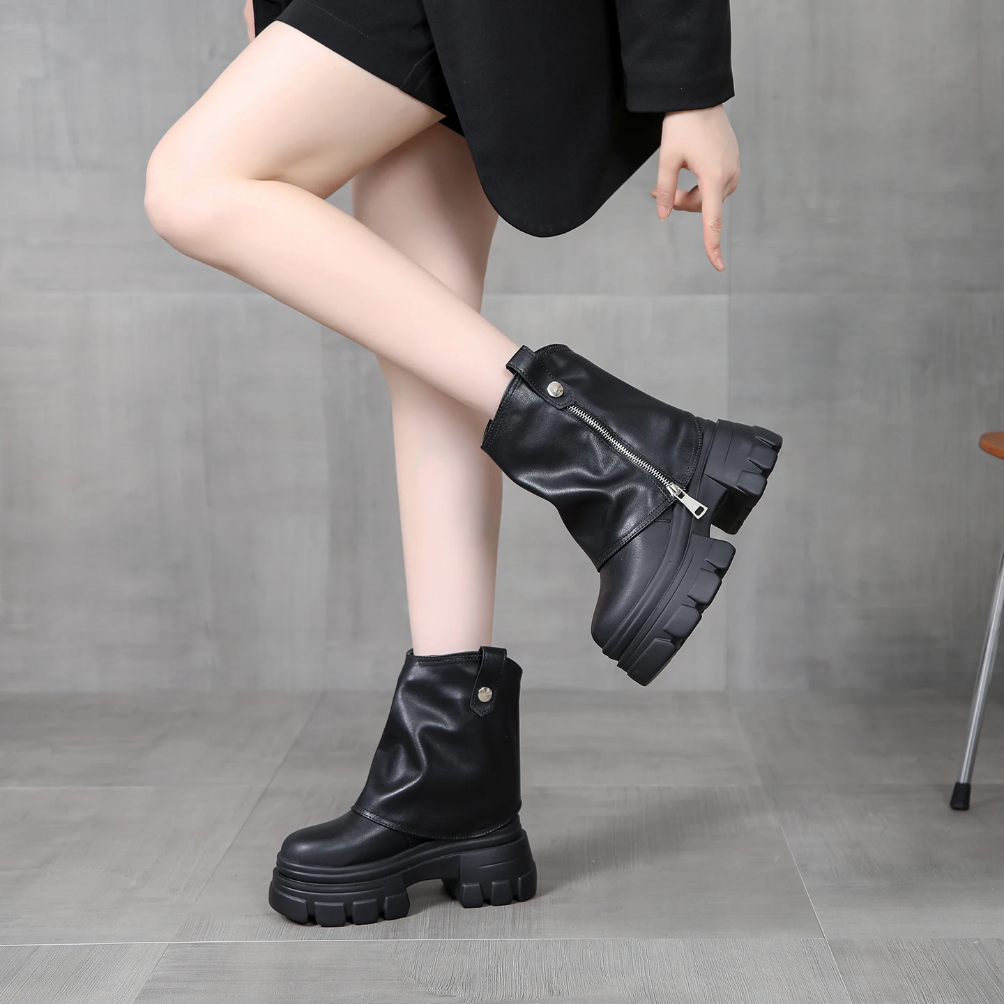 سميكة وحيد إسفين كعب الأحذية النسائية 12 سنتيمتر الارتفاع المخفي زيادة شتاء دافئ اصطف منصة الجوارب حذاء كاجوال نمط جديد