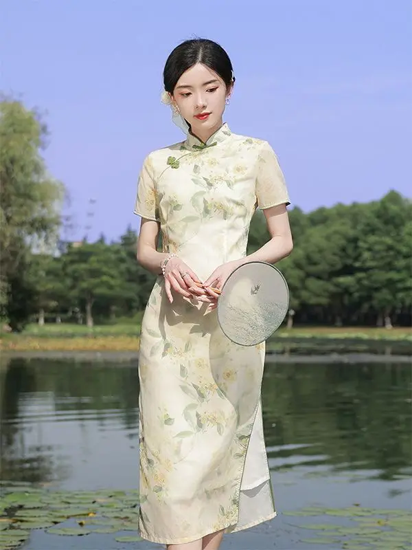 2022 Light Yellow Cheongsam Short Sleeve Soft Floral Chinese Dress Slim Wedding Costumes Elegant Fashion Qipao Vestidos Largos