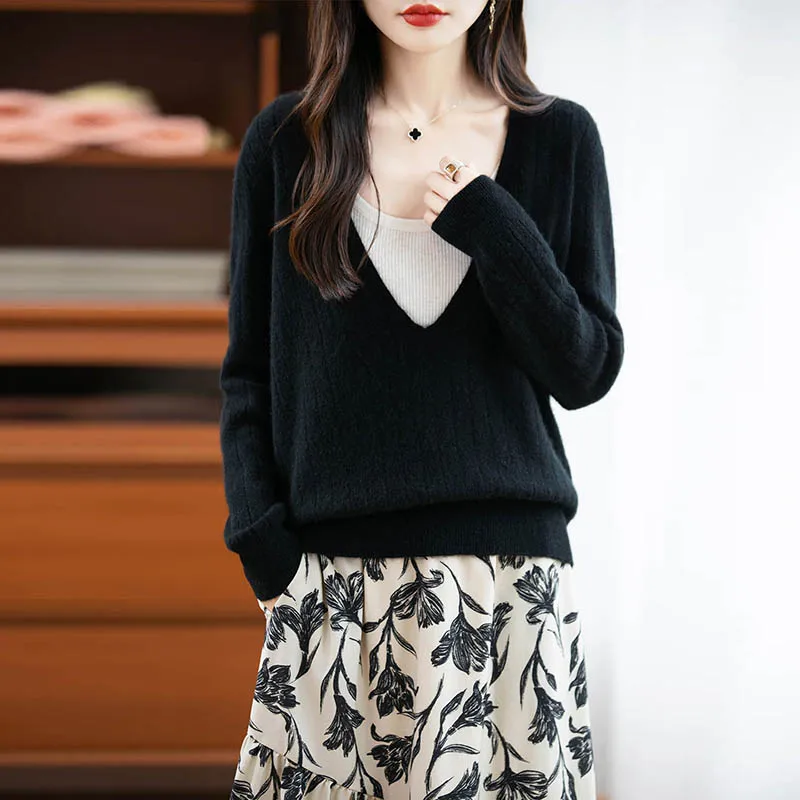 Трикотаж пуловера из 100% шерсти с глубоким V-образным вырезом и широкими полосками, элегантный и стильный выбор для женщин